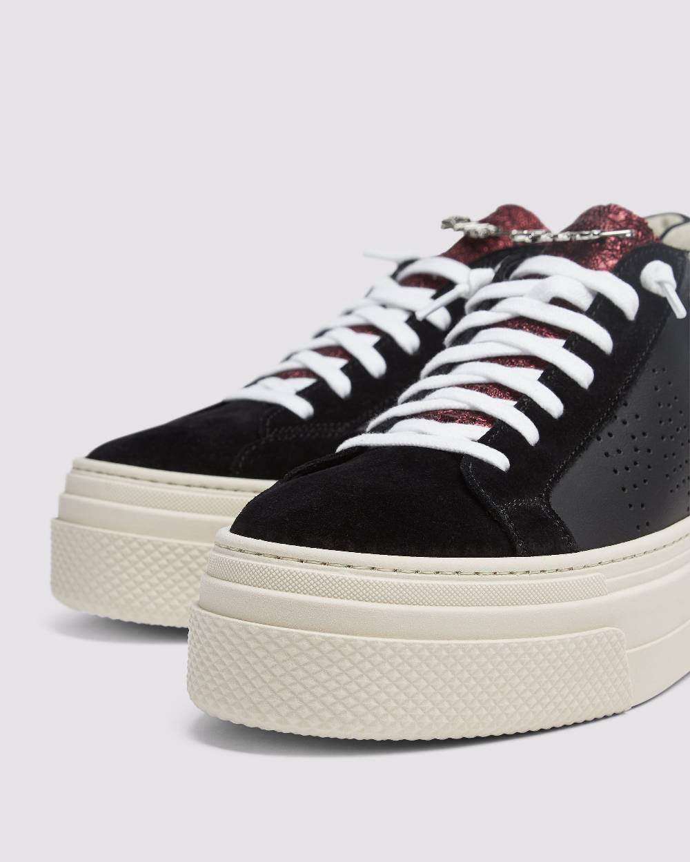 P448 Thea Platform Black/Stud