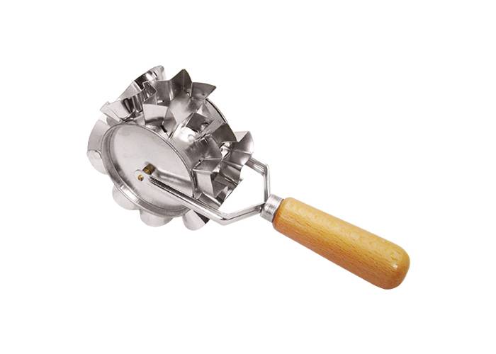 Panetta Casalinghi 341 - Rullo 6 sagome in latta manico legno