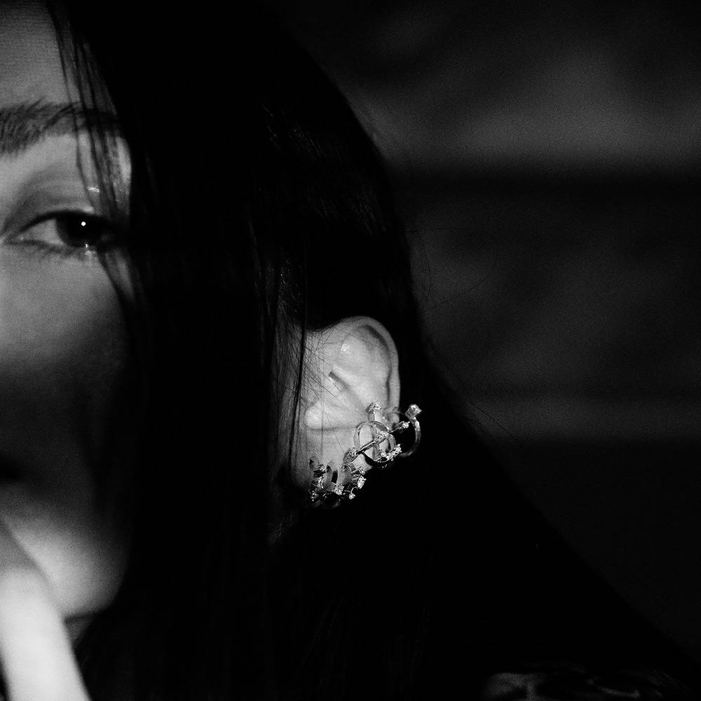 Paola Grande Gioielli BALANCE 'Freccia' Ear Cuff In Oro Bianco