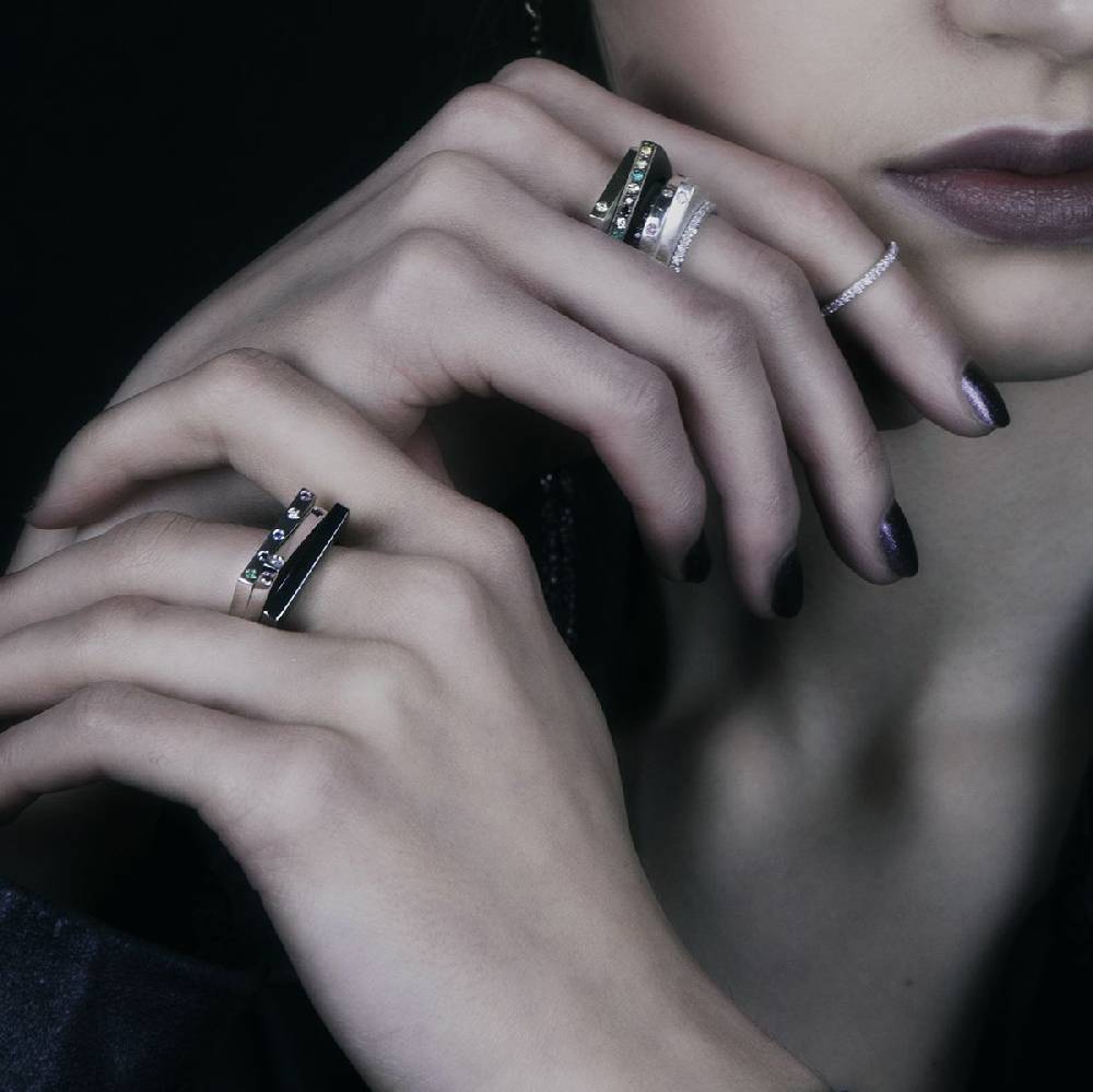 Paola Grande Gioielli CONGIUNZIONI Anello 'Congiunzioni' Quadrato Con Pietre