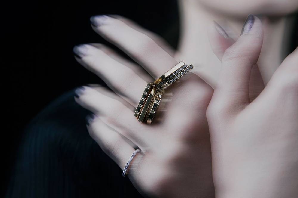 Paola Grande Gioielli CONGIUNZIONI Anello 'Congiunzioni' Tondo Con Pietre