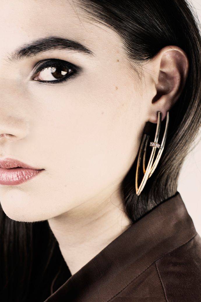 Paola Grande Gioielli NEON Orecchino 'Neon' Angolo Grande Con Pietre Bianche