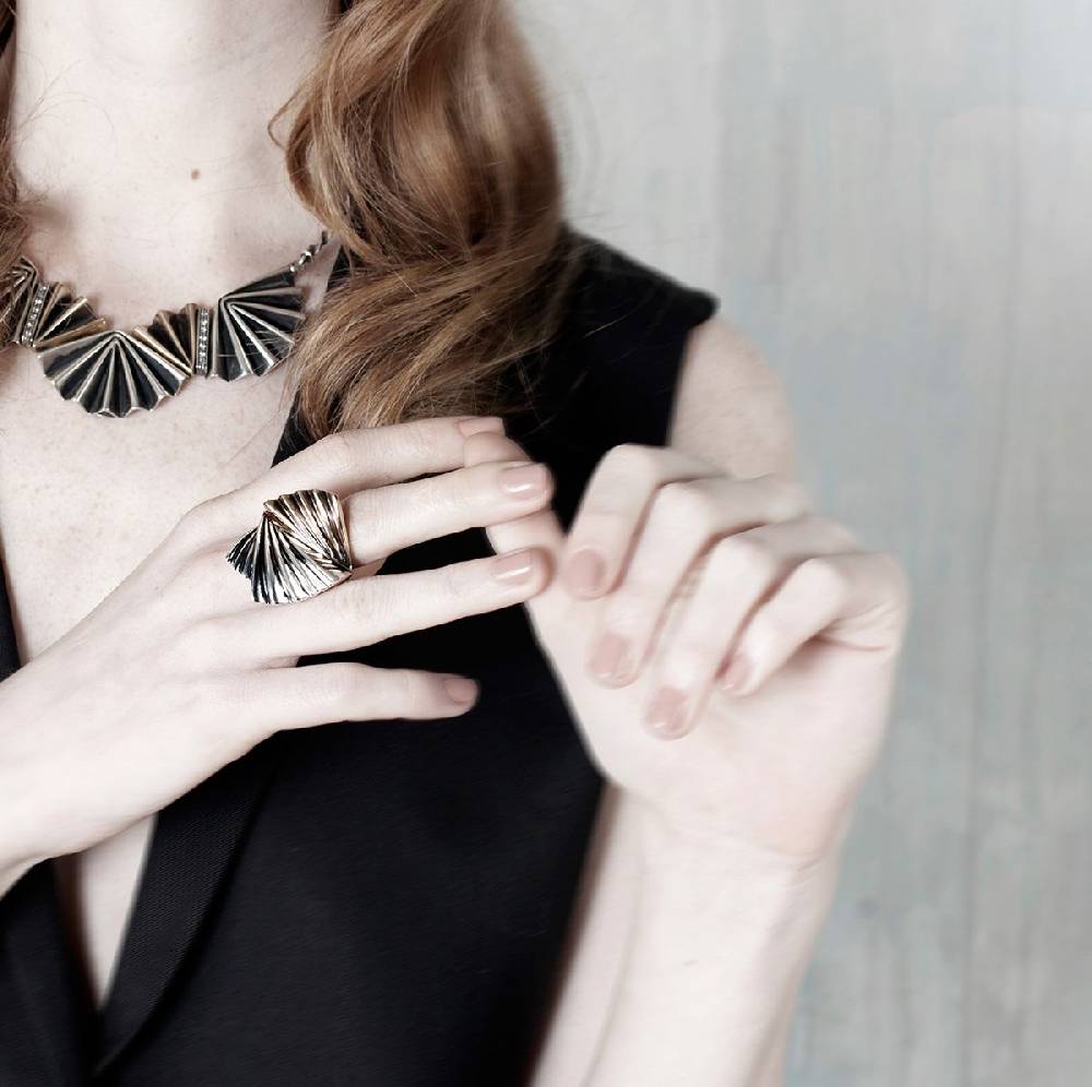 Paola Grande Gioielli VENTAGLI Anello 'Ventaglio' Contrariè