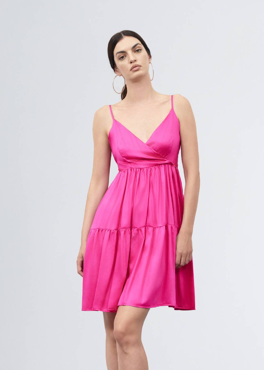 Paola T. Abito corto con scollo incrociato