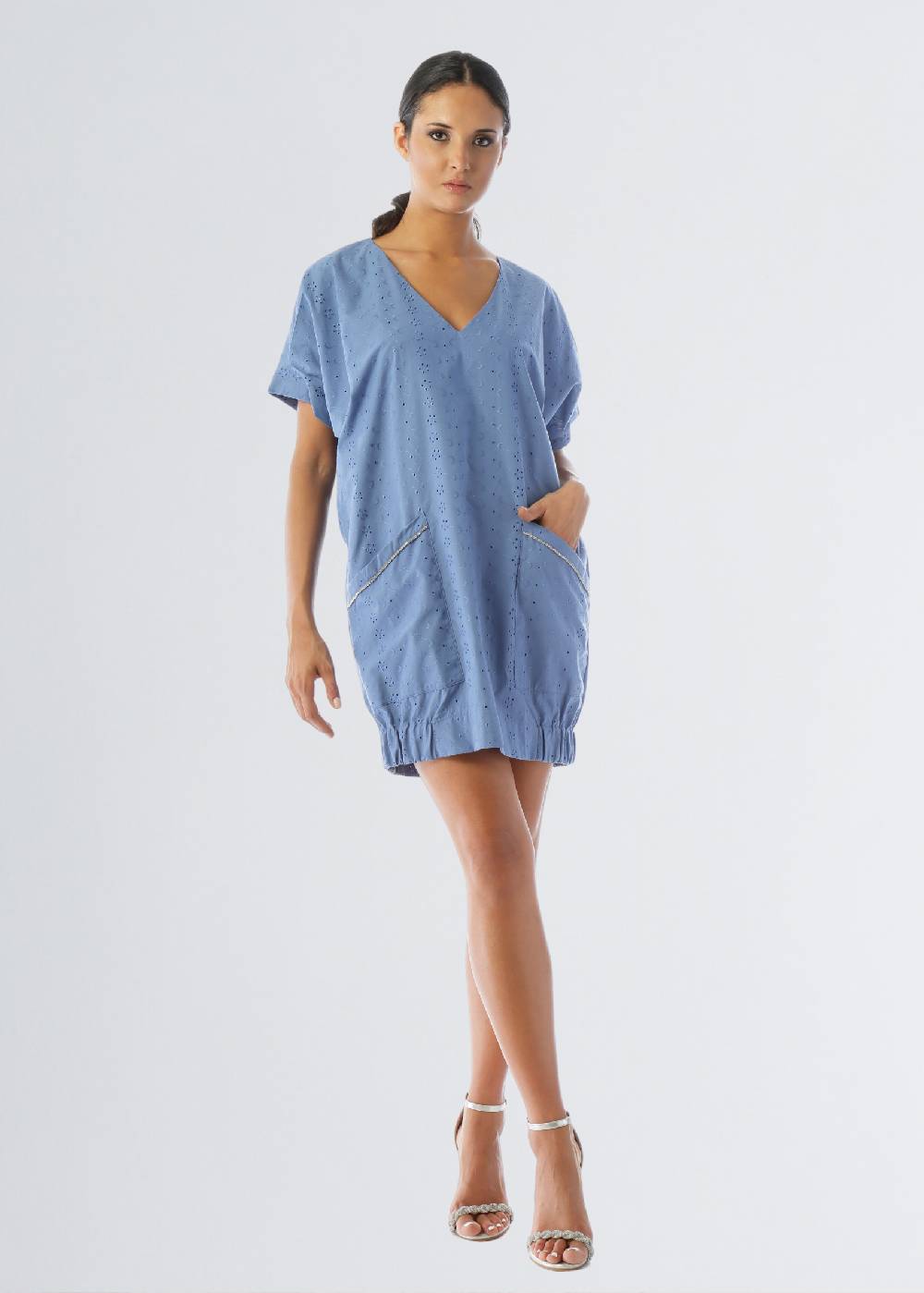 Paola T. Abito in pizzo Sangallo