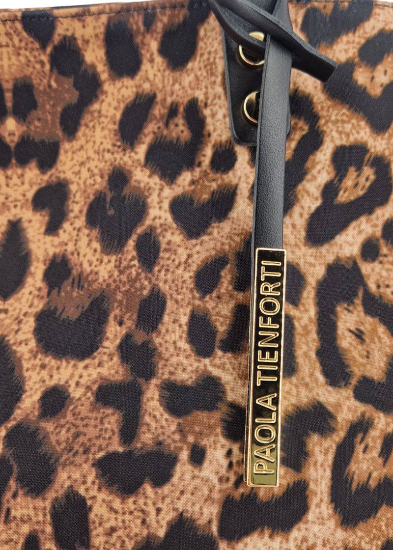 Paola T. Shopper Medium Con Rivetti E Pendente Argento