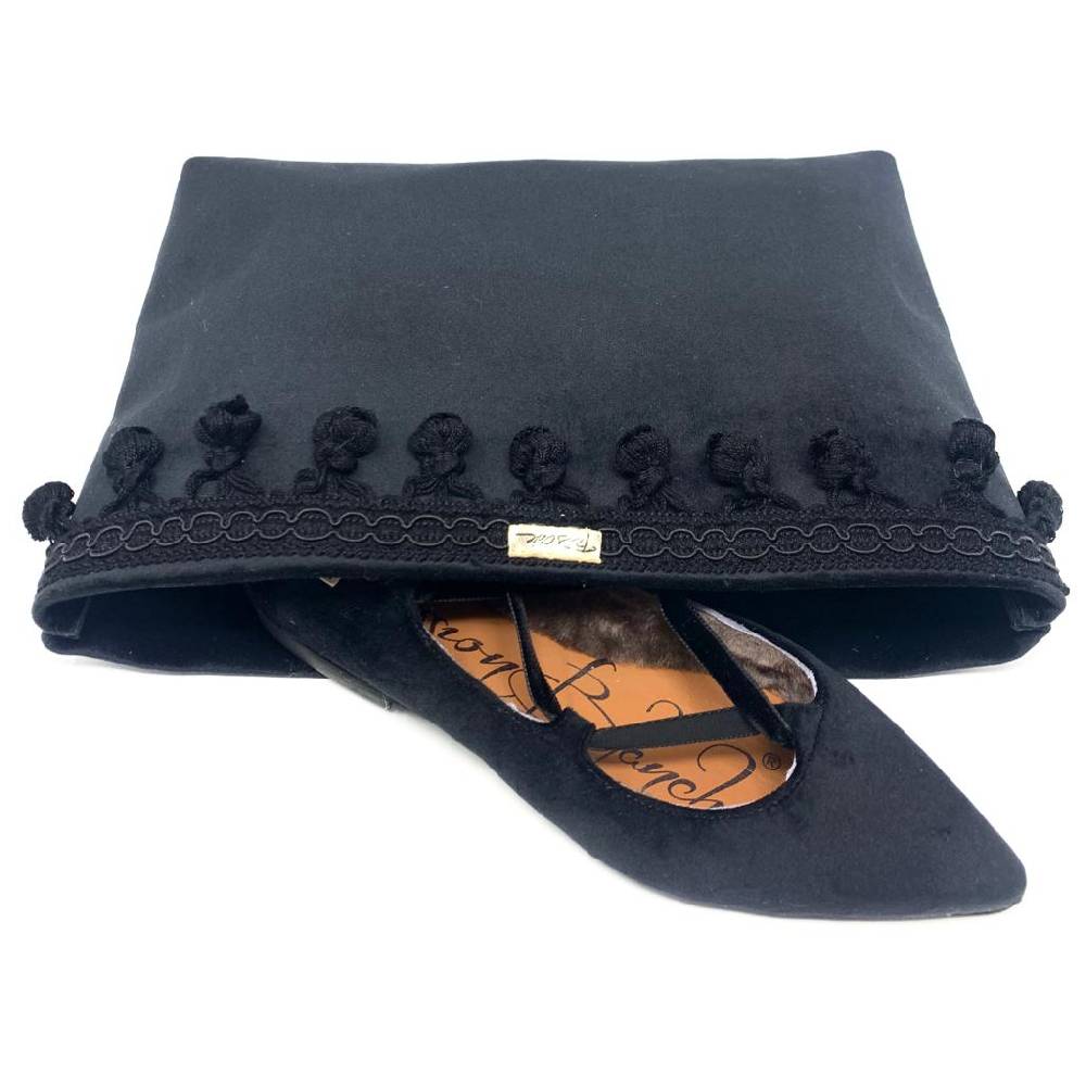 Passion Blanche Brigitte Velluto Nero + Montone