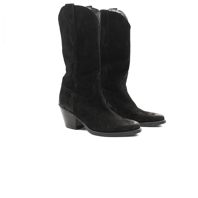 Pawelk's Sofisticated Suede