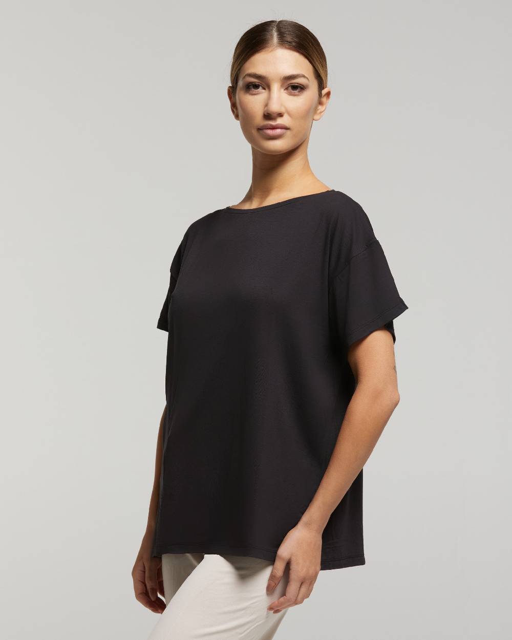 Pompea Maglia Manica Corta Scollo Barchetta In Viscosa Sostenibile Vestibilità Over