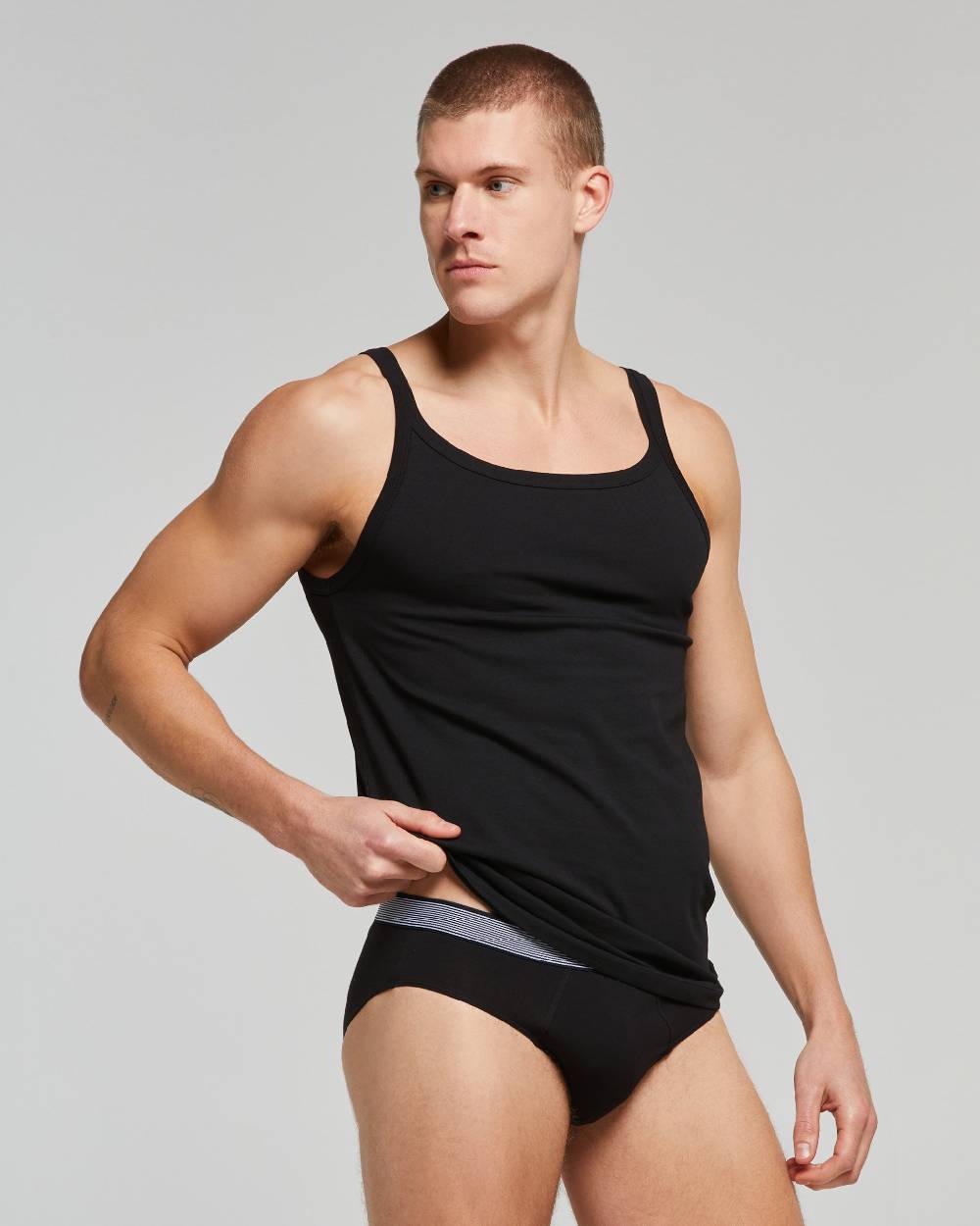 Pompea CANOTTA SPALLA STRETTA SCOLLO U