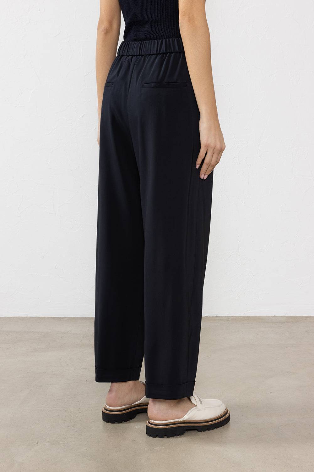 Peserico Pantalone Alla Caviglia In Cady Crepe Di Viscosa Stretch