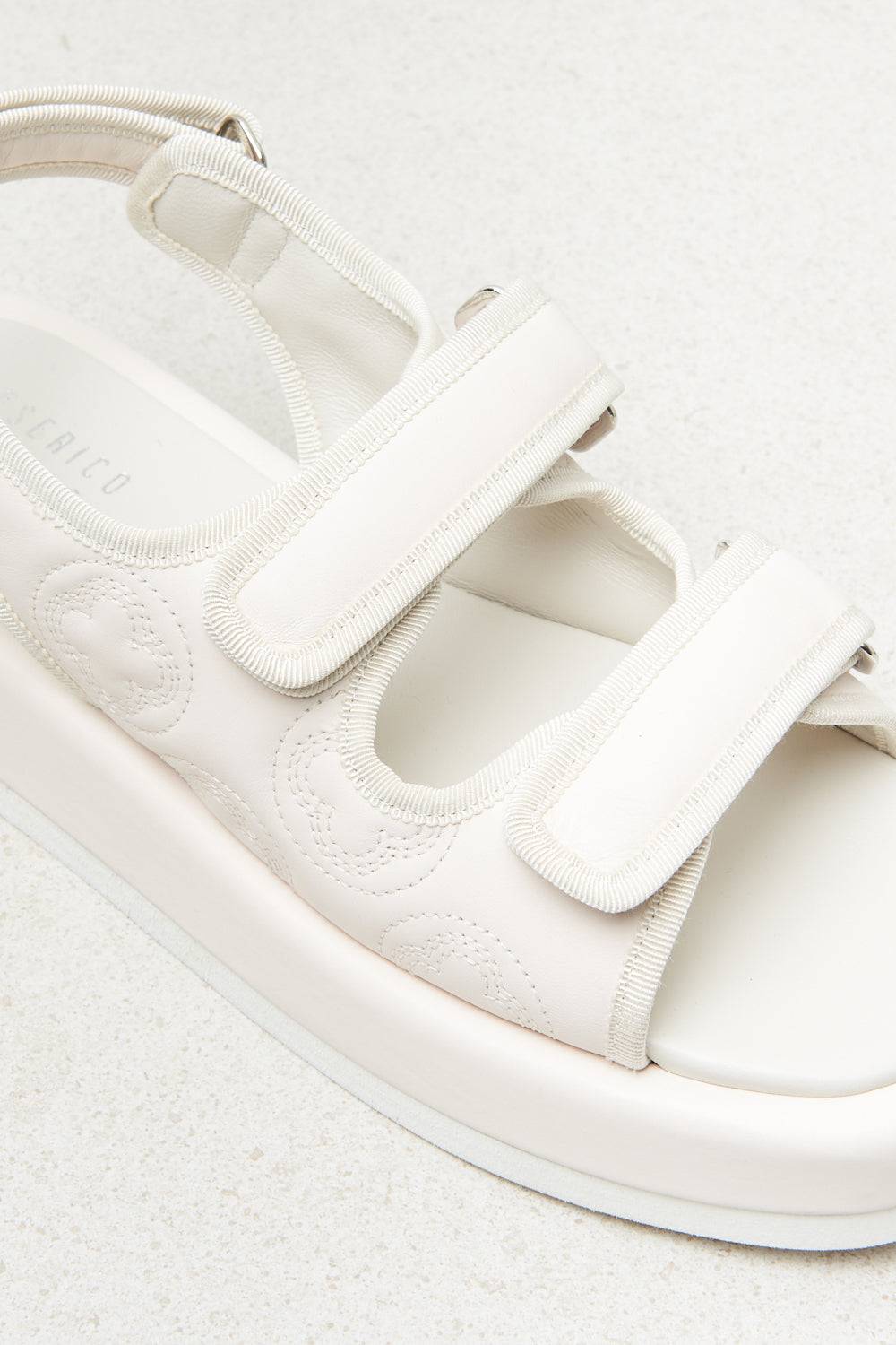 Peserico Sandalo In Pelle Effetto Matelassé