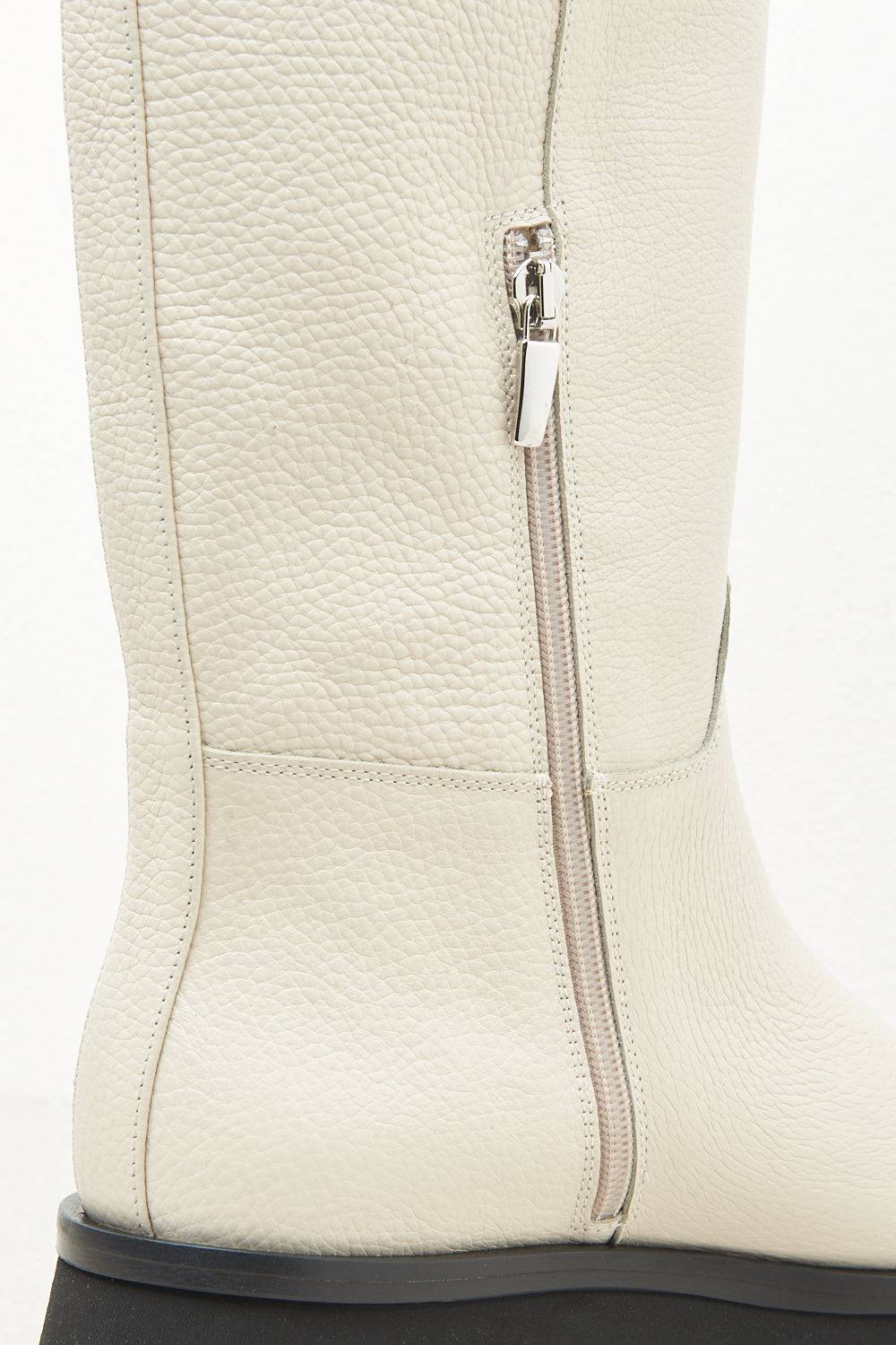 Peserico Stivali A Tubo In Pelle Con Fibbia