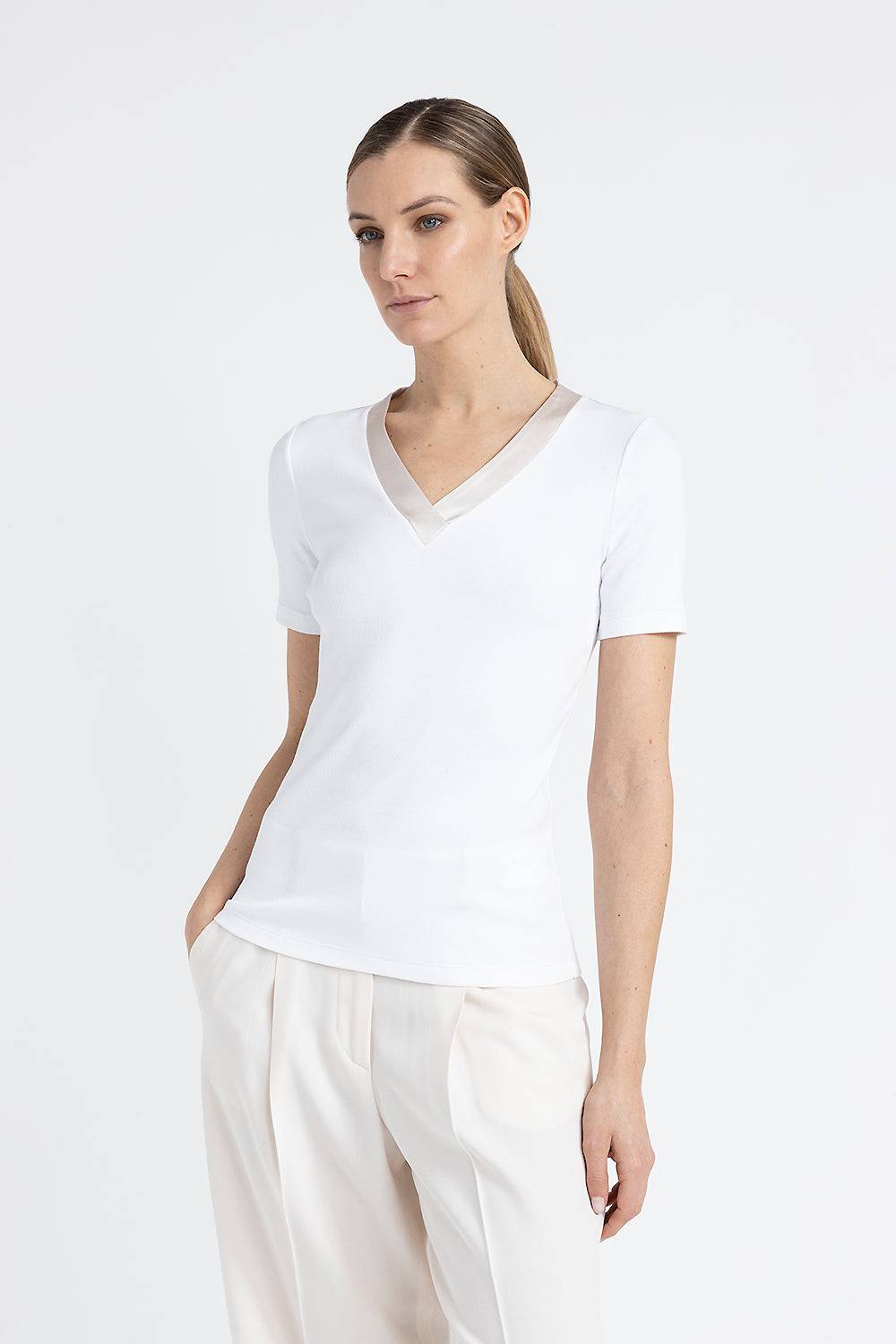 Peserico T-shirt In Jersey Con Scollo A V In Seta