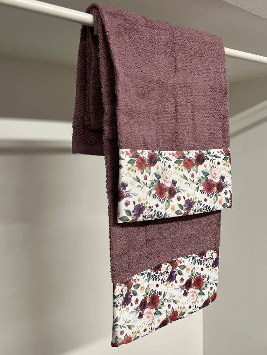 PETTI Asciugamano Bagno 1+1 Con Balza In Stampa Digitale Floreale 07 Prugna Mini