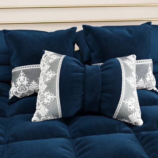 PETTI Cuscini Arredo In Velluto E Balza Con Pizzo Rebrodè 2pz, Cuscini Divano Blu By Sissy