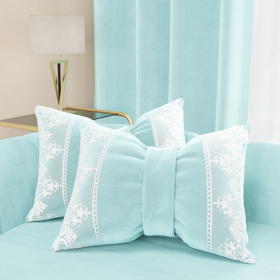 PETTI Cuscino Arredo Fiocco in Velluto e Balza con Pizzo Rebrodè 40x50 cm, Cuscino divano Celeste By Sissy