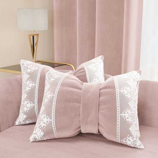 PETTI Cuscino Arredo Fiocco in Velluto e Balza con Pizzo Rebrodè 40x50 cm, Cuscino divano Cipria By Sissy