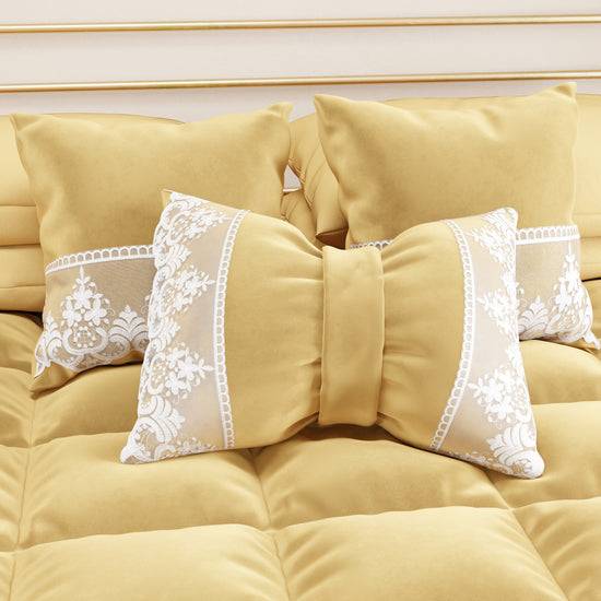 PETTI Cuscino Arredo Fiocco In Velluto E Balza Con Pizzo Rebrodè 40x50 Cm, Cuscino Divano Oro By Sissy