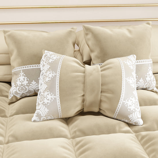 PETTI Cuscino Arredo Fiocco In Velluto E Balza Con Pizzo Rebrodè 40x50 Cm, Cuscino Divano Panna By Sissy