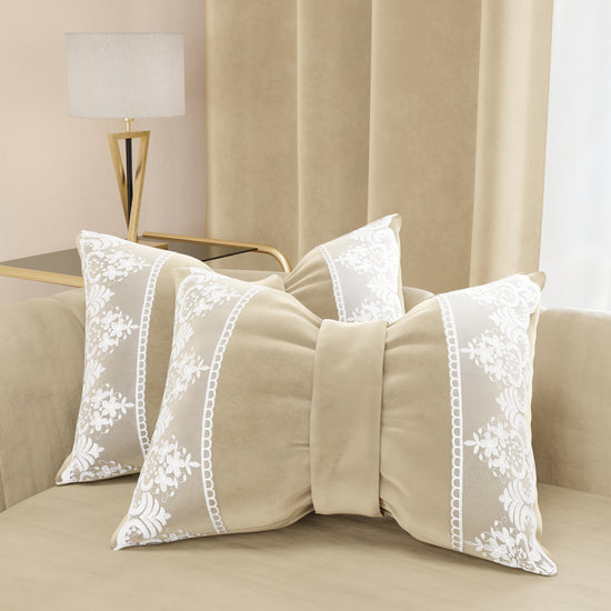 PETTI Cuscino Arredo Fiocco in Velluto e Balza con Pizzo Rebrodè 40x50 cm, Cuscino divano Panna By Sissy