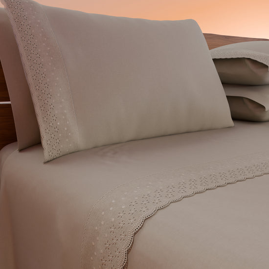 PETTI Lenzuola Matrimoniali In Puro Cotone Percalle Con Balza In Pizzo San Gallo - Tortora