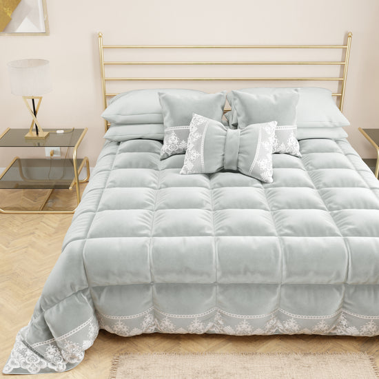 PETTI Trapunta Invernale In Morbido E Caldo Velluto E Balza Con Pizzo Rebrodè Grigio Chiaro By Sissy