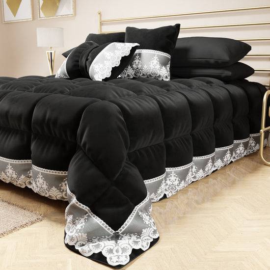 PETTI Trapunta Invernale In Morbido E Caldo Velluto E Balza Con Pizzo Rebrodè Nero By Sissy