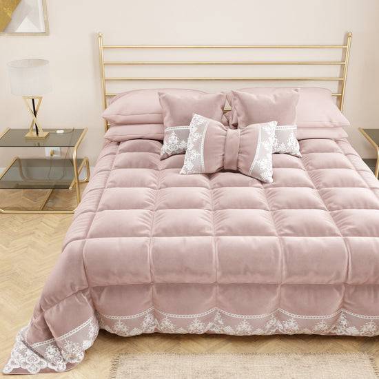 PETTI Trapunta Invernale In Morbido E Caldo Velluto E Balza Con Pizzo Rebrodè Cipria By Sissy