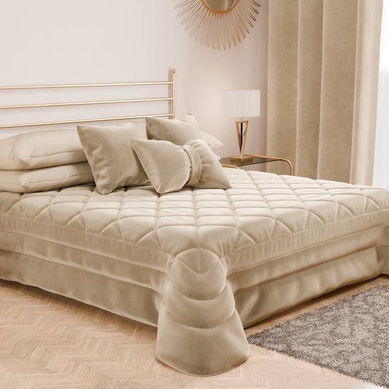 PETTI Trapuntino Primaverile In Velluto Da Corredo Piazzato Panna