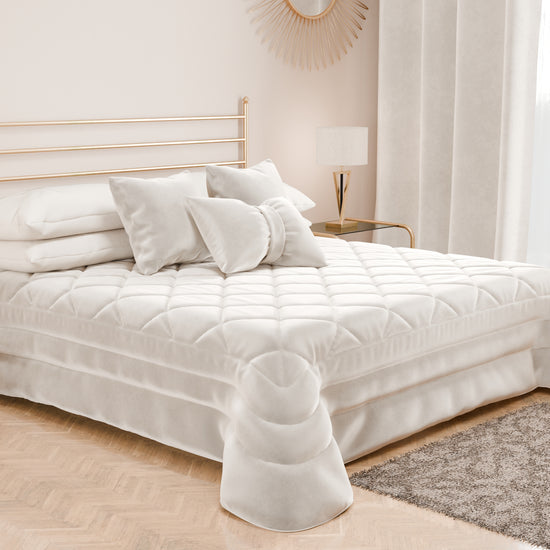 PETTI Trapuntino Primaverile In Velluto Da Corredo Piazzato Bianco