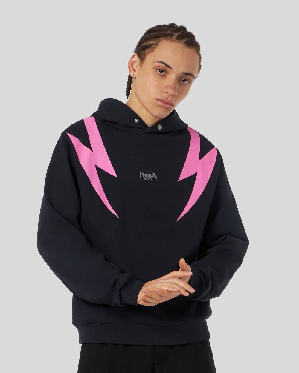 Phobia Archive FELPA NERA CON GRAFICA SCREAMING SKULLS ROSA