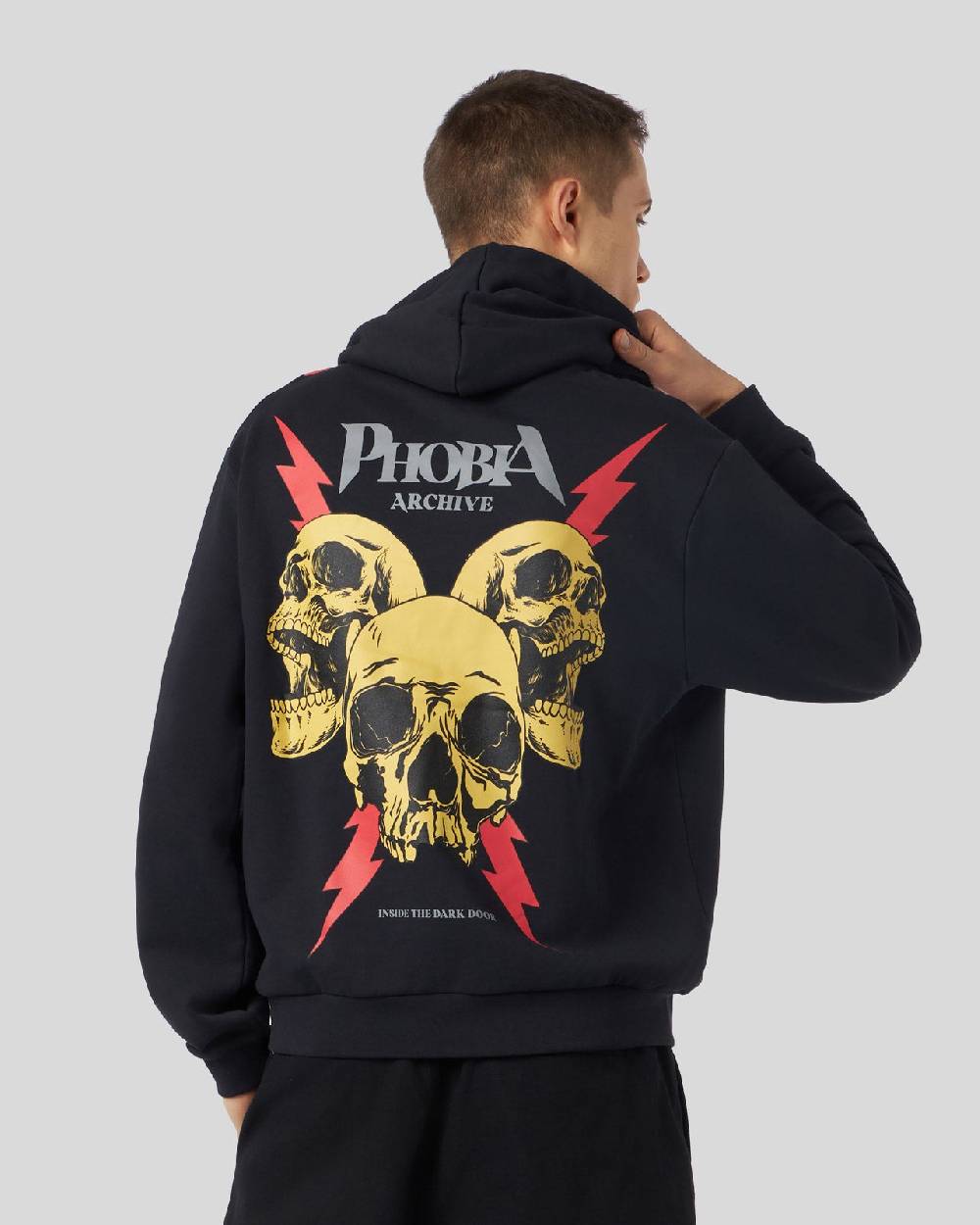 Phobia Archive FELPA NERA CON GRAFICA SCREAMING SKULLS ROSSA