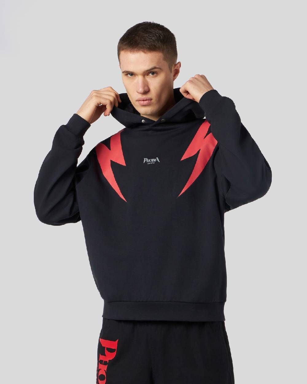 Phobia Archive FELPA NERA CON GRAFICA SCREAMING SKULLS ROSSA