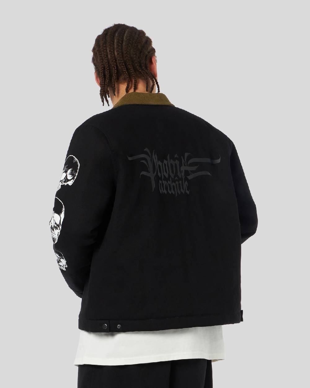 Phobia Archive GIACCA CARGO NERA CON GRAFICA TRIPLE SKULL BIANCA E LOGO GOTIC P