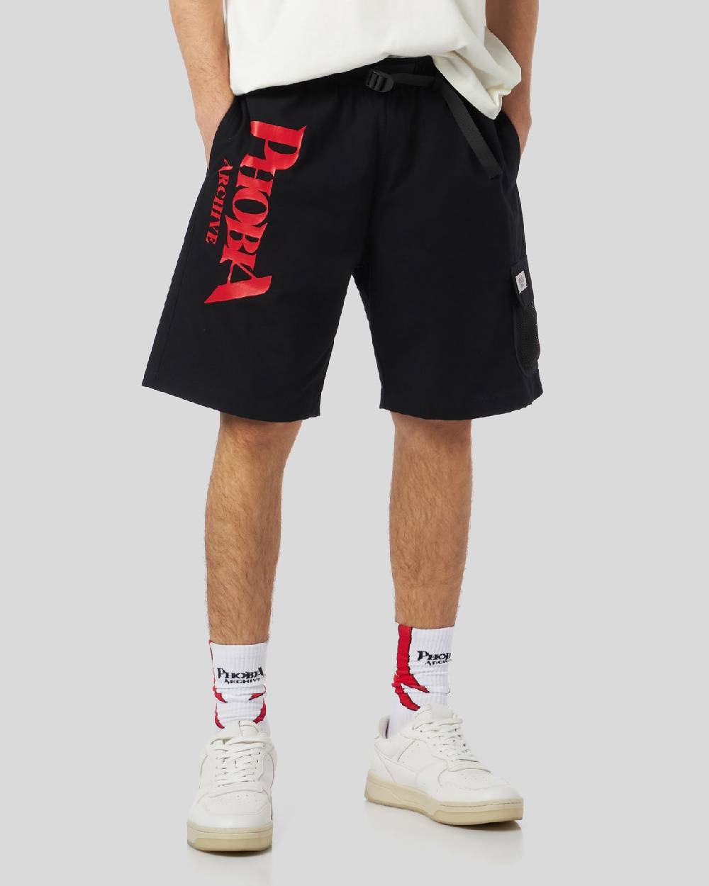 Phobia Archive PANTALONCINO NERO CON GRAFICA SCREAMING SKULLS ROSSA