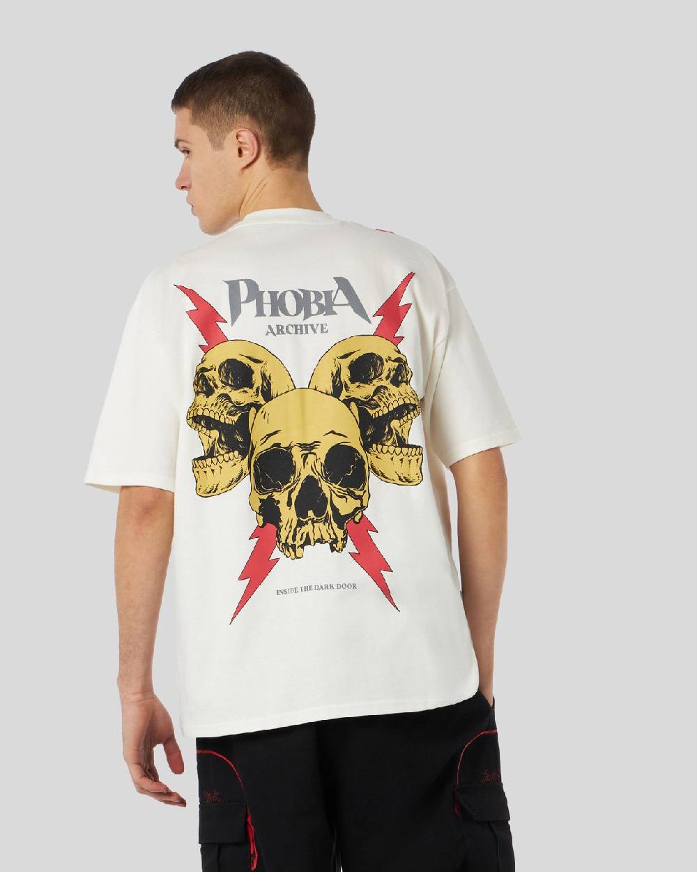 Phobia Archive T-SHIRT BIANCA CON GRAFICA SCREAMING SKULLS ROSSA