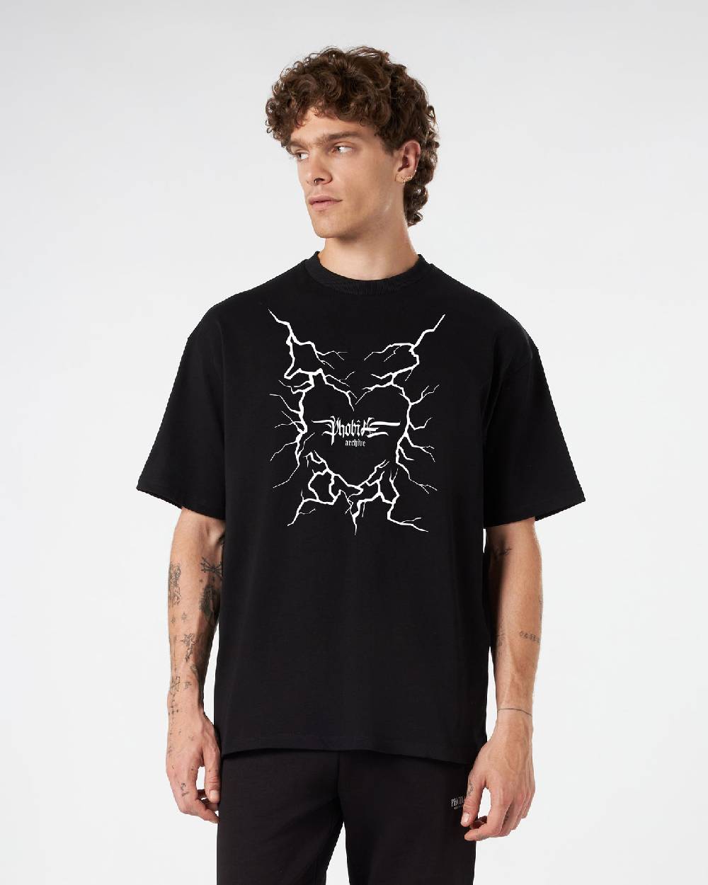 Phobia Archive T-SHIRT NERA CON GRAFICA CUORE LIGHTNING BIANCA