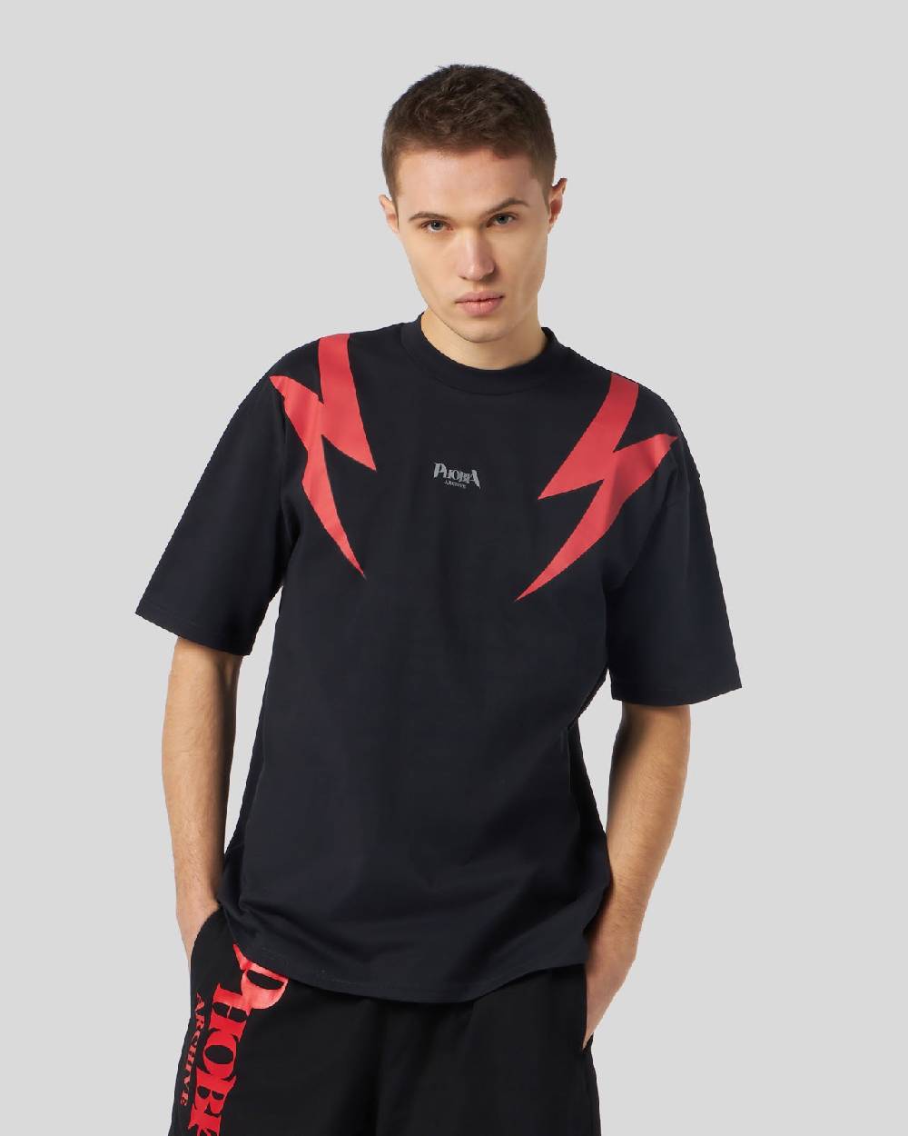 Phobia Archive T-SHIRT NERA CON GRAFICA SCREAMING SKULLS ROSSA