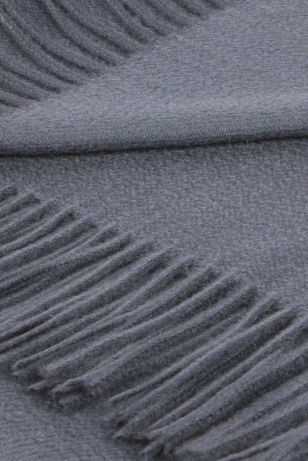 Piacenza 1733 Plaid Grigio 150x180 Con Frange Arrotolate