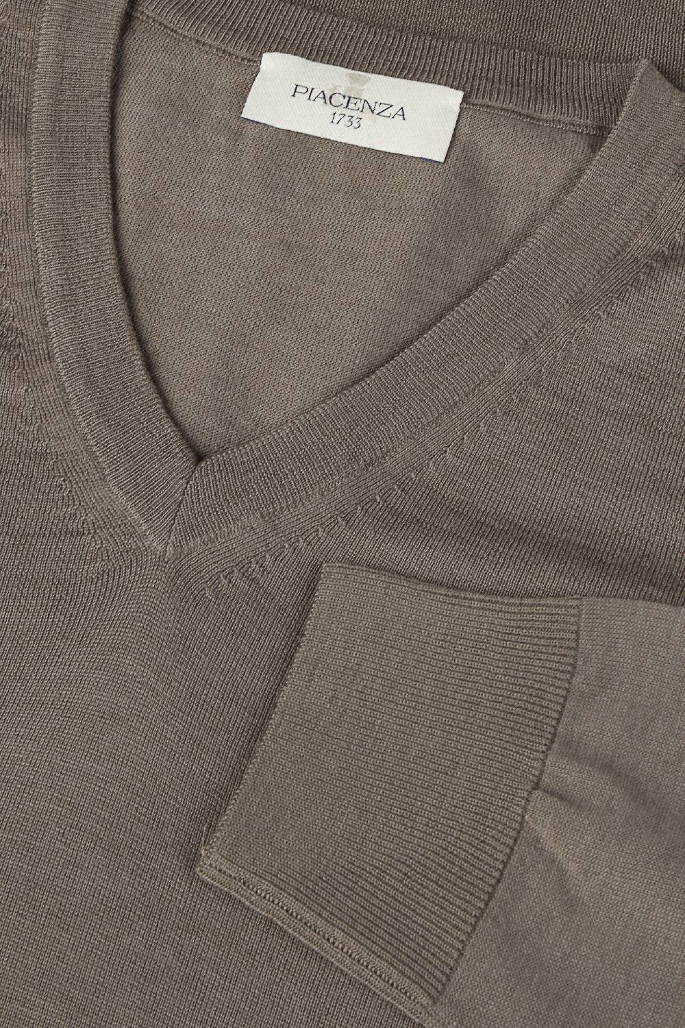 Piacenza 1733 Scollo V Lana Merino Super Fine Nocciola