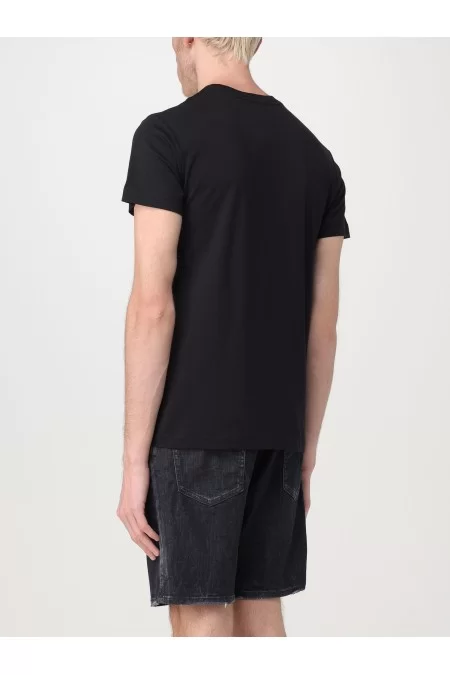 VERSACE Descrizione Maglietta Uomo Versace T-shirt Uomo Versace Maglietta Di Alta Qualità Con Design Elegante Di Versace. Realizzata Con Tessuti Premium Per Comfort E Stile Elevato. Per L\'uomo Moderno Che Cerca Un Look Distint