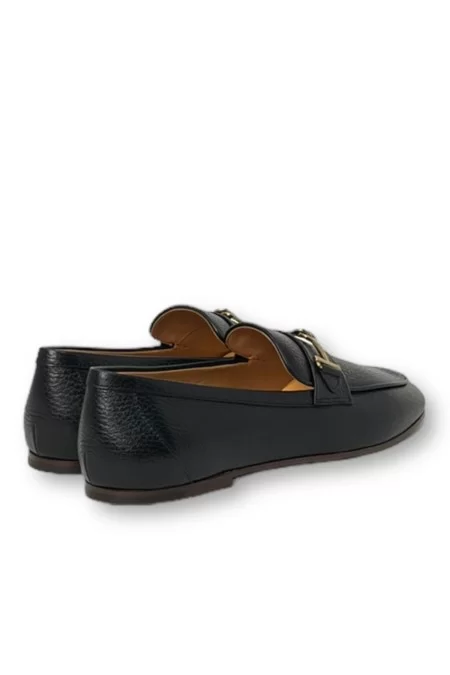 TOD'S Il Marchio Tod\'s Offre Mocassini Di Alta Qualità In Pelle Morbida