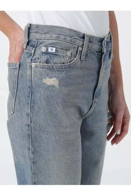 CALVIN KLEIN Jeans Delle Donne Di Calvin Klein Il Marchio Di Moda Calvin Klein Presenta I Jeans Femminili Dal Design Elegante E Di Alta Qualità. Perfetti Per Ogni Occasione