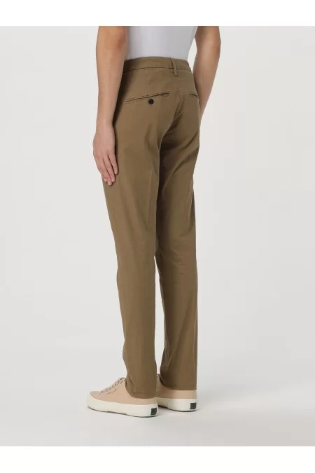 DONDUP Pantaloni Di Alta Qualità Da DONDUP Scopri I Pantaloni Di Alta Qualità Di DONDUP, Marchio Conosciuto Per Il Suo Stile Unico E La Sua Attenzione Ai Dettagli. Vestibilità Perfetta E Materiali Pregiati