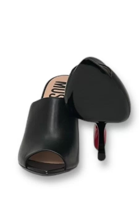 MOSCHINO Scarpe Con Tacco Moschino Stile Iconico E Qualità Superiore: Le Scarpe Con Tacco Moschino