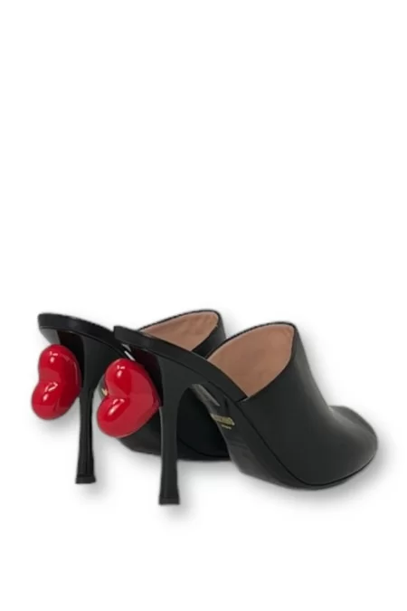 MOSCHINO Scarpe con tacco Moschino Stile iconico e qualità superiore: le scarpe con tacco Moschino