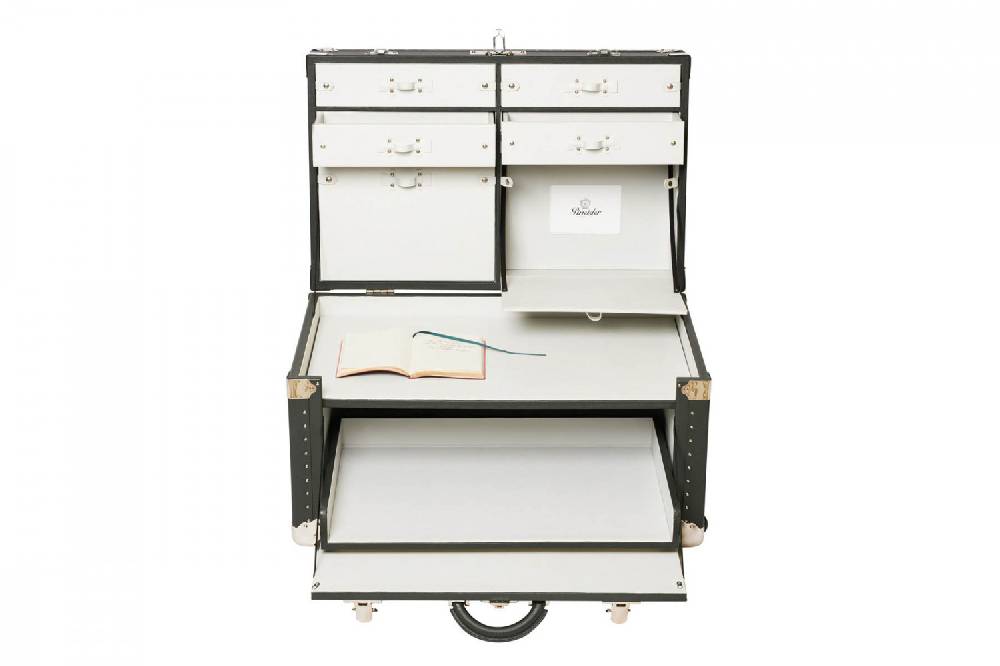 Pineider Baule Fasciato, Realizzato In Pelle Di Vitello. Dimensione Grande 120x51x51cm