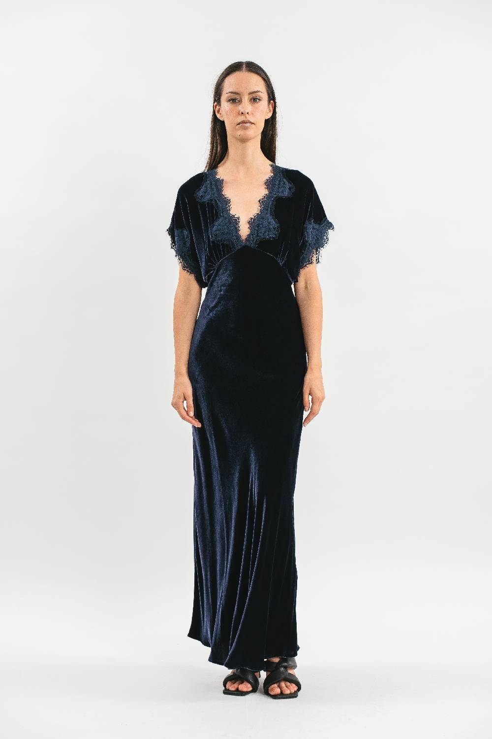 Pink Memories Abito In Velluto Con Mezze Maniche E Pizzo