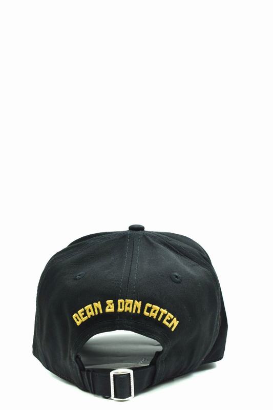 DSQUARED2 Cappelli Codice Prodotto: BCM0682 05C000012124